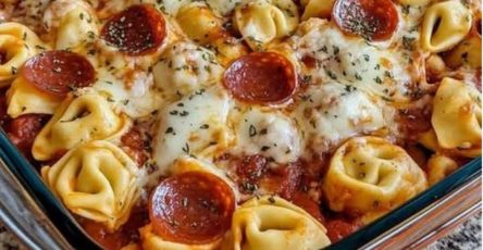 Pizza Pasta Bake: 30-Minute Cheesy Tortellini Casserole
