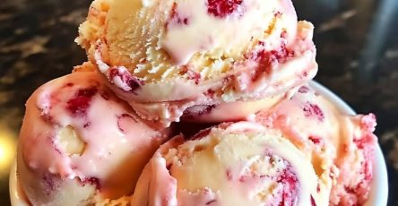 Creamy Berry Swirl Ice Cream: A Homemade Dream