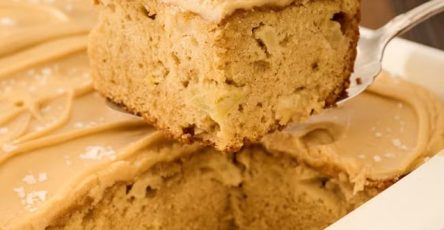 Easy Apple Cake with Caramel Glaze: Your New Favorite Cozy Dessert